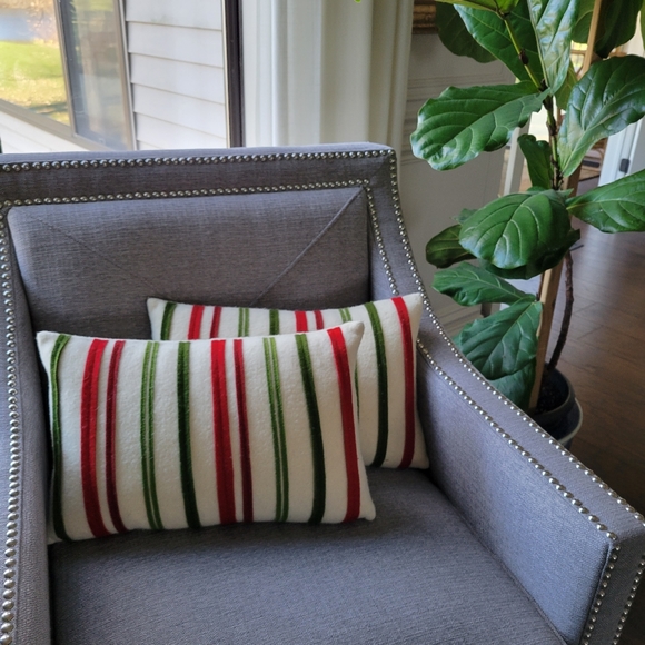 Crate&Barrel Holiday Crate Barrel Set Of 2 Gabriel Christmas Holiday Felt Pillows Down